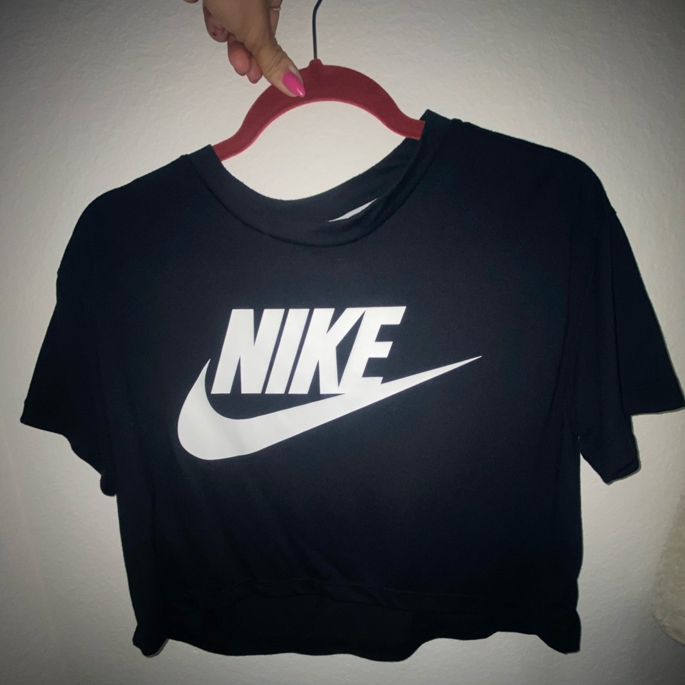 Black nike crop top